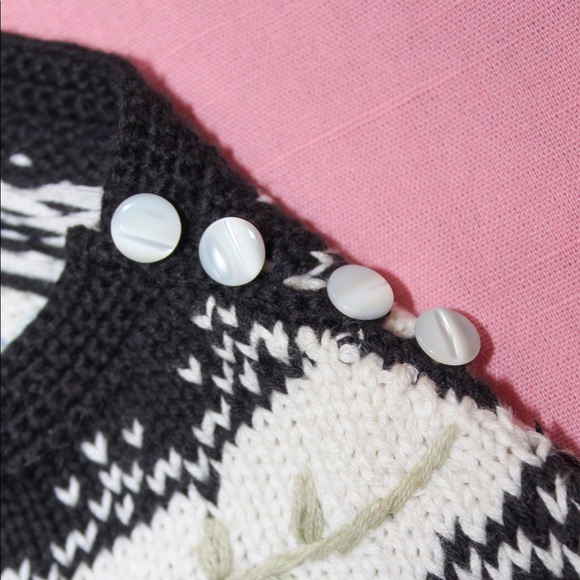 VTG 90s Black/Cream Floral Embroidered Knit Crew Neck Sweater - Medium - Picture 9 of 12